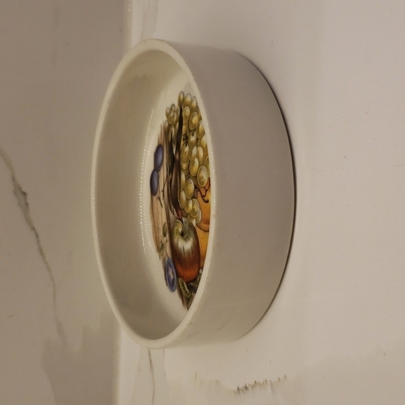 JOHNSON Bros. Ceramic fruit ashtray white 3.5" diam - Picture 5 of 10